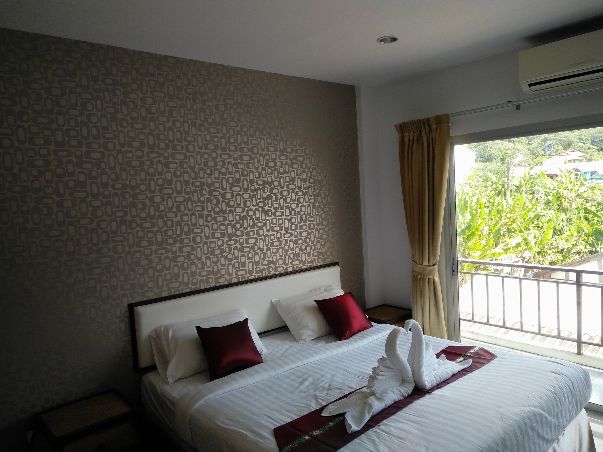 White Sky Boutique Hotel Patong Exterior foto