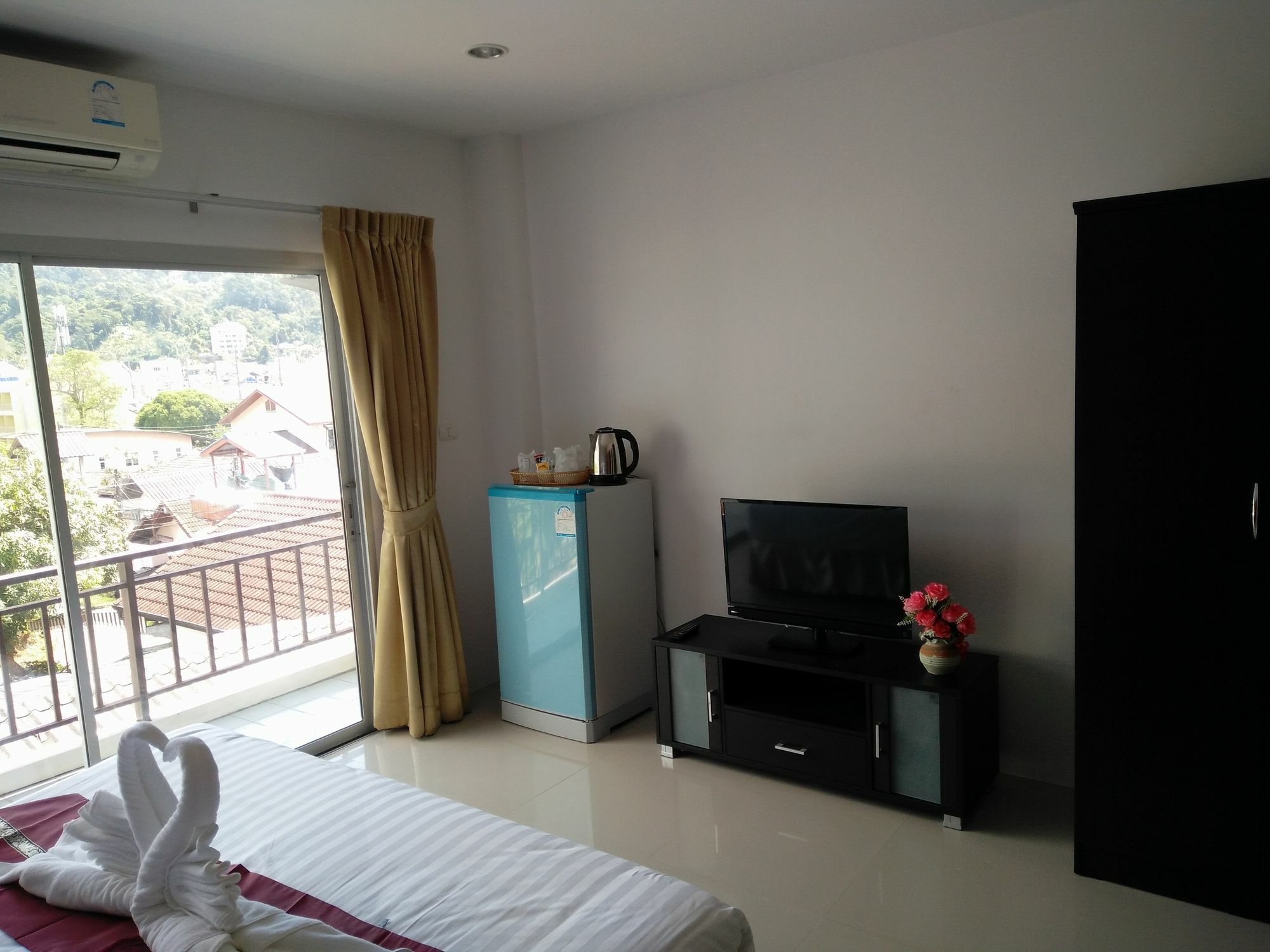 White Sky Boutique Hotel Patong Exterior foto